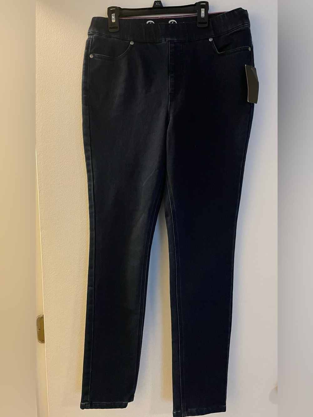 Isaac Mizrahi Dark Wash Skinny Stretch Pull on Jeans